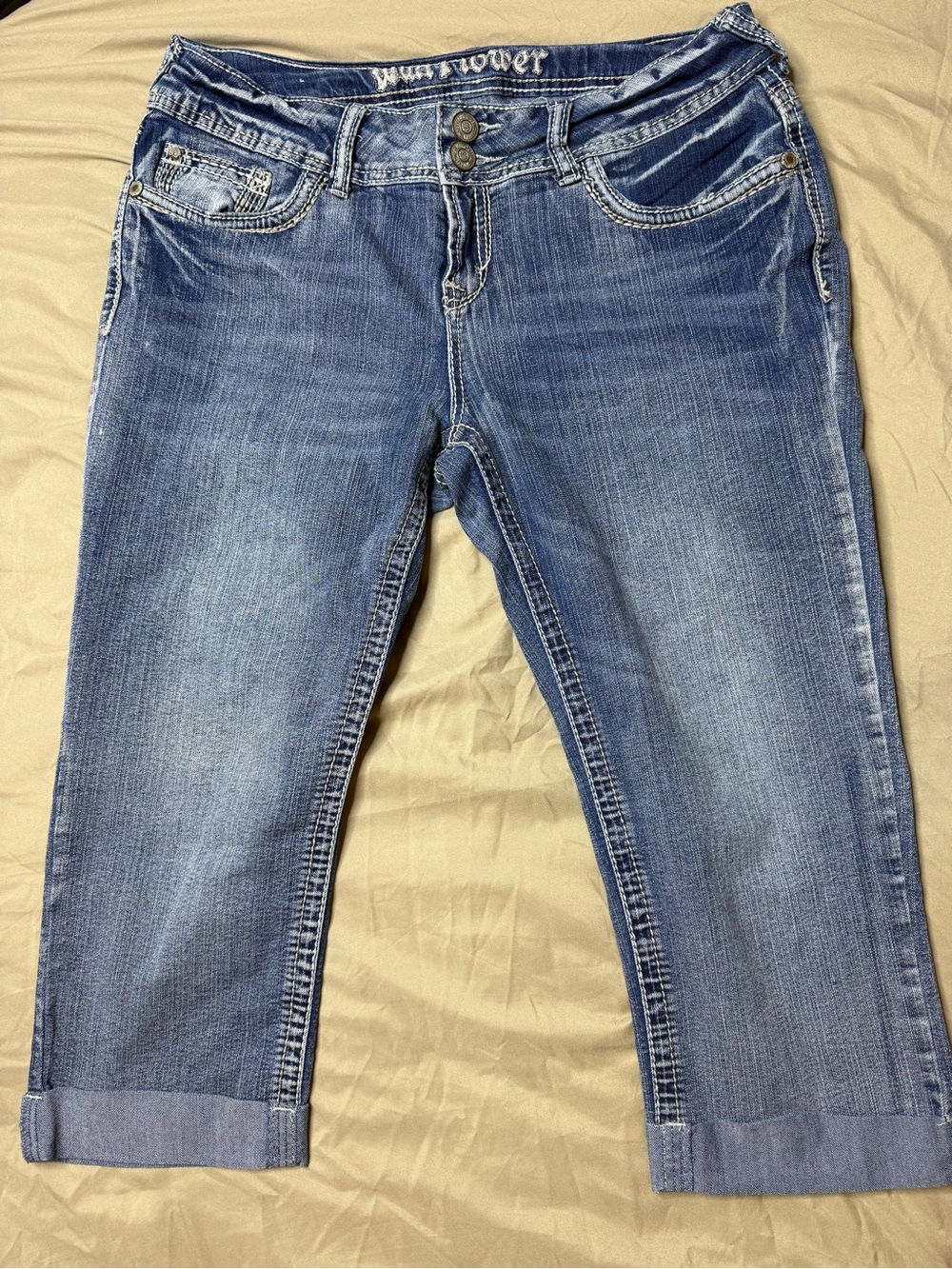 Wallflower Women’s Blue Crop Jeans - Comfort Stretch Denim Size 13 Capri